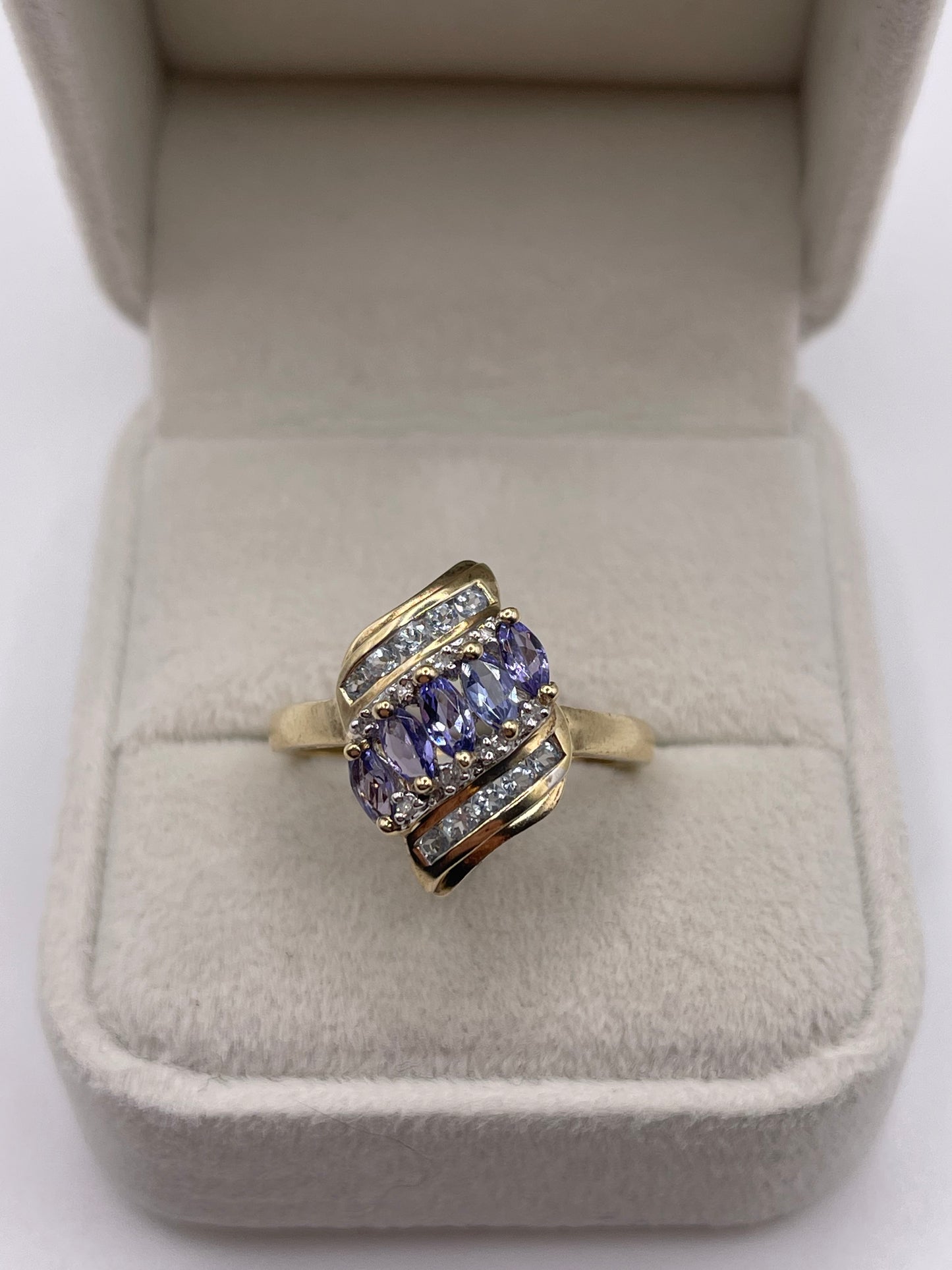 9ct gold tanzanite, aquamarine and diamond ring