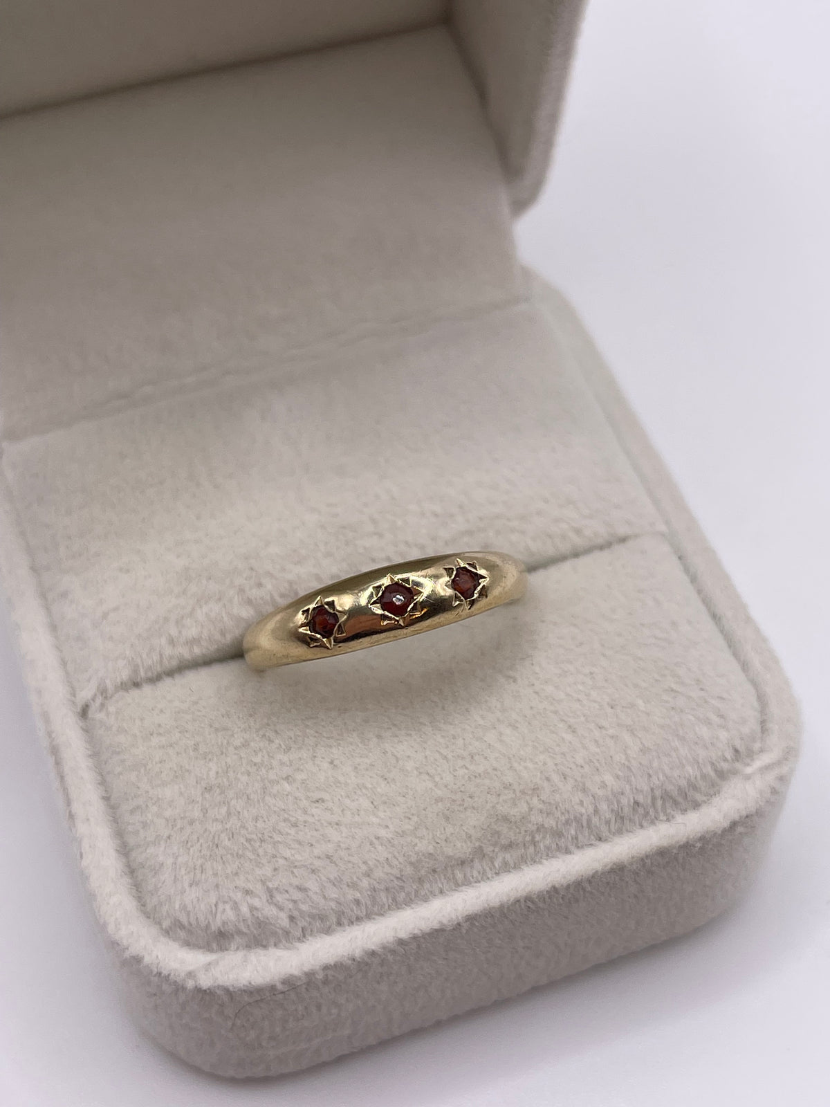 9ct gold garnet gypsy ring