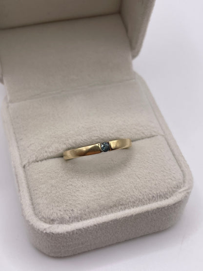 9ct gold quartz ring