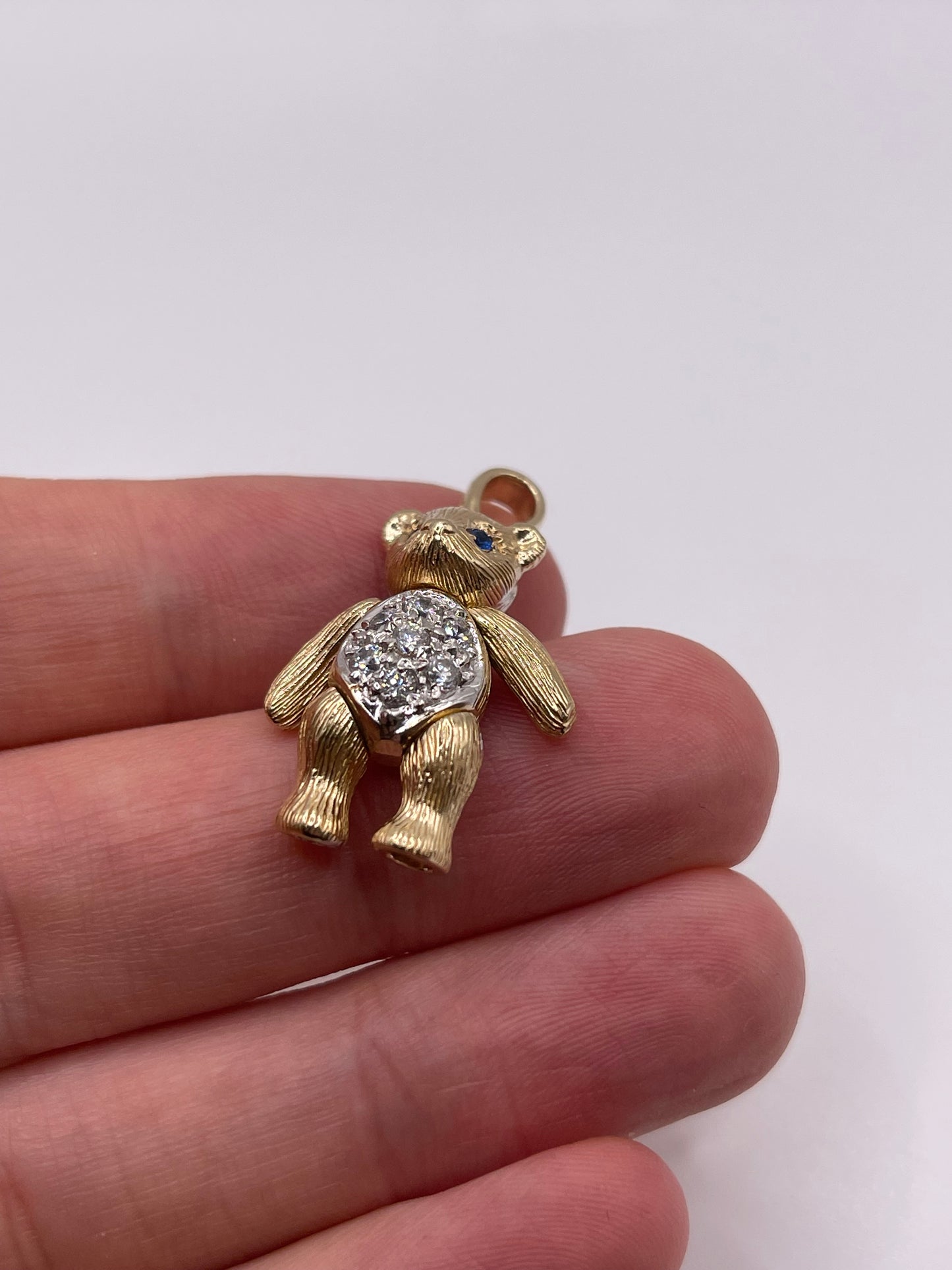 9ct gold articulated bear pendant