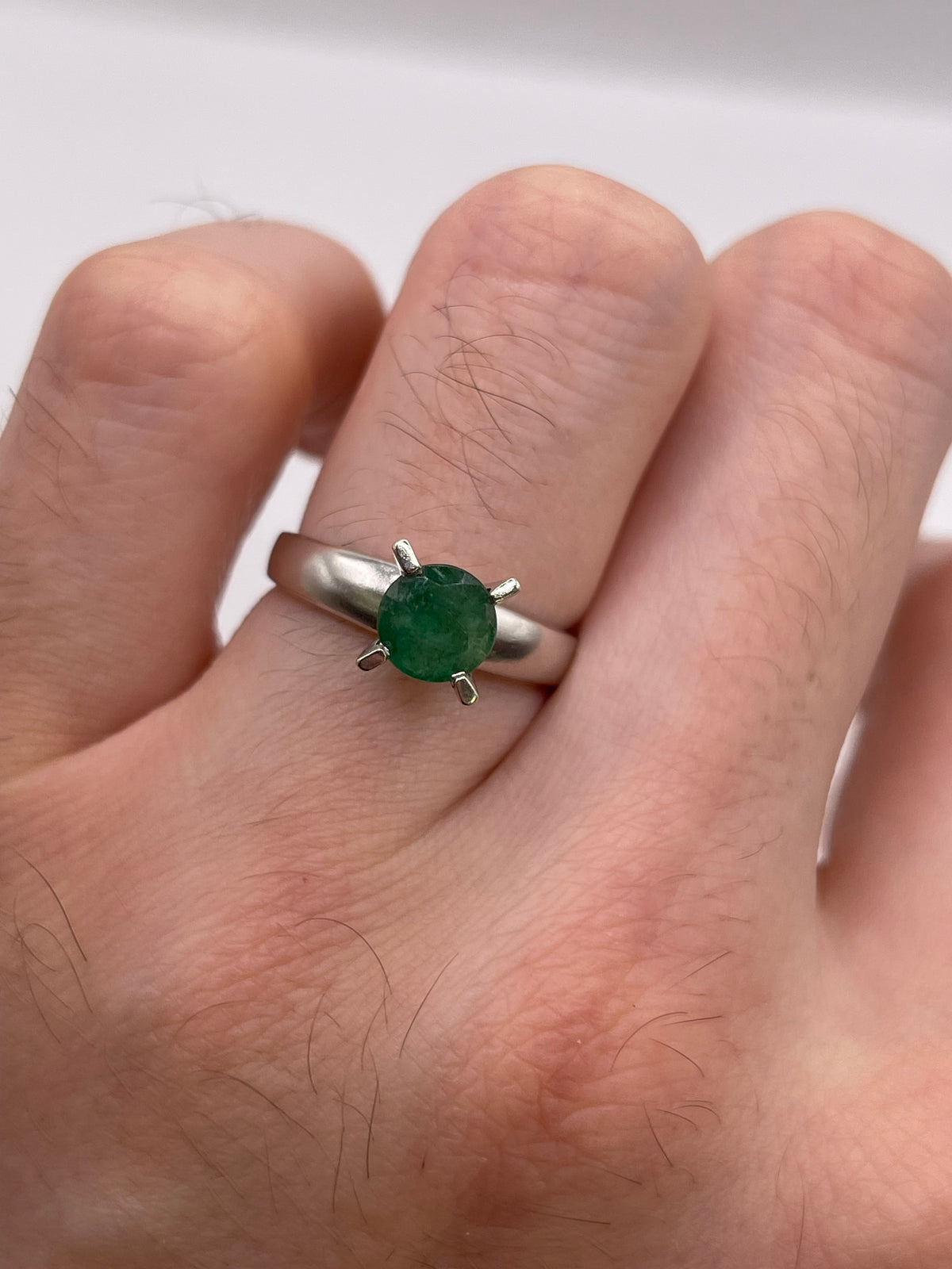 9ct white gold emerald ring
