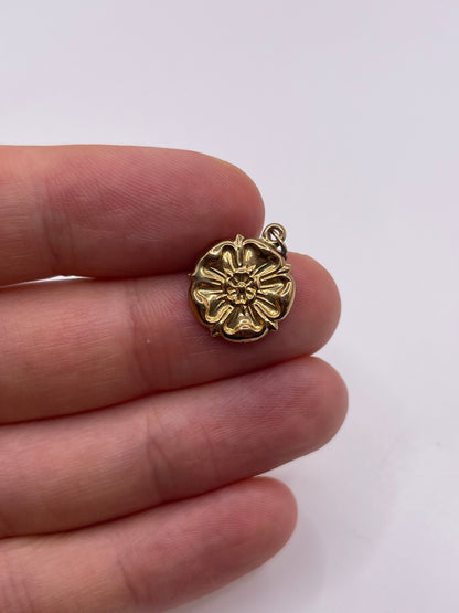 9ct gold Tudor rose charm