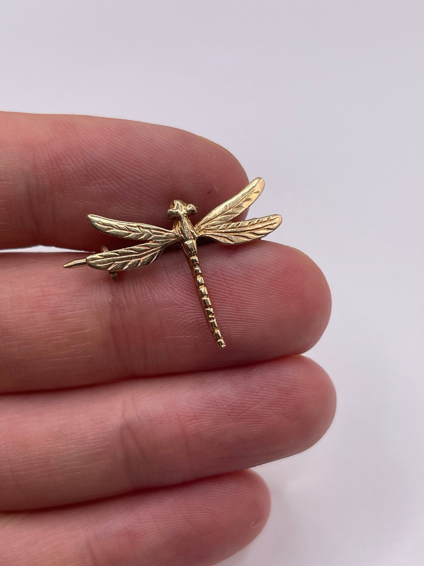 9ct gold dragonfly brooch