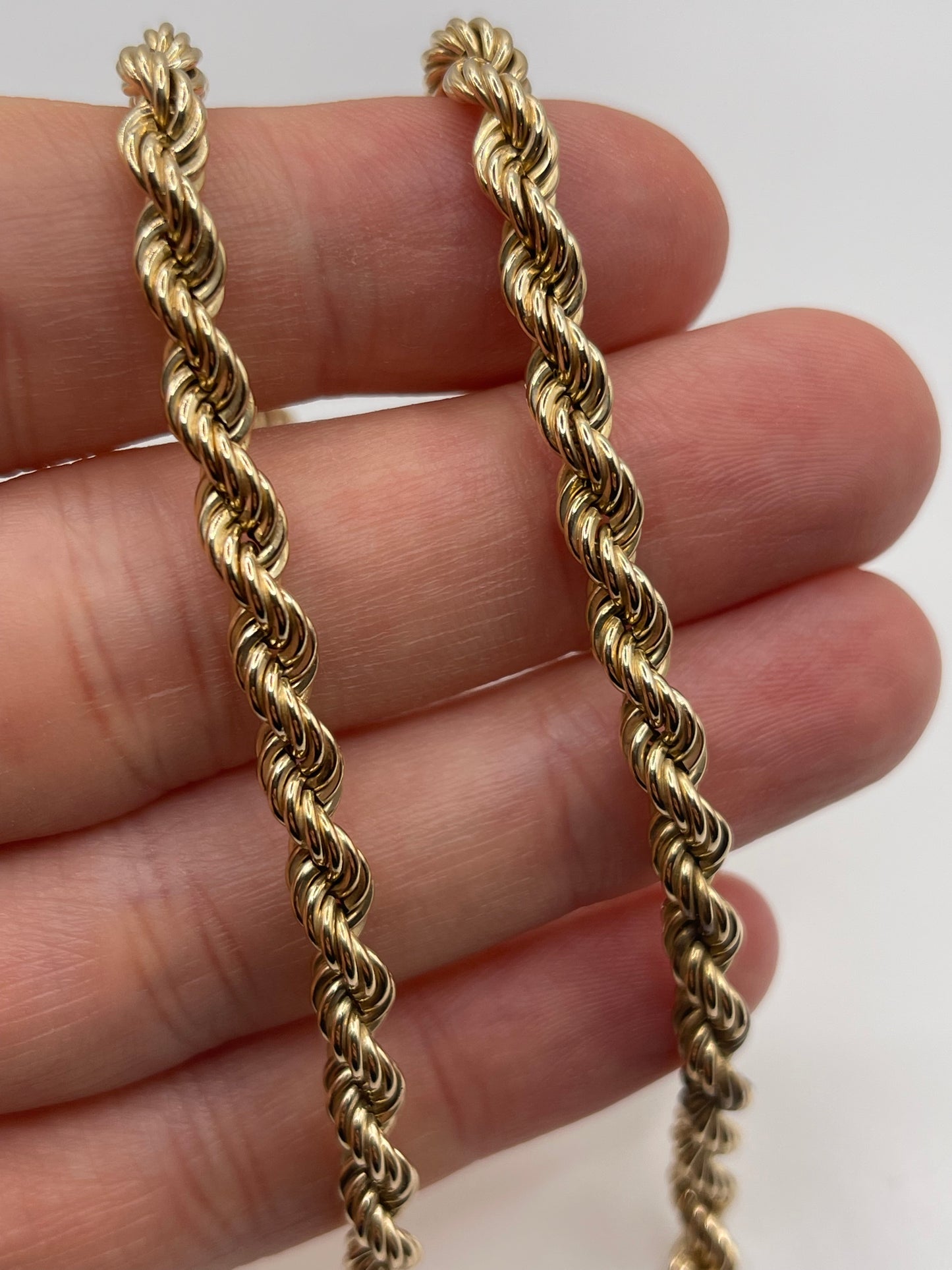 9ct gold chain 228