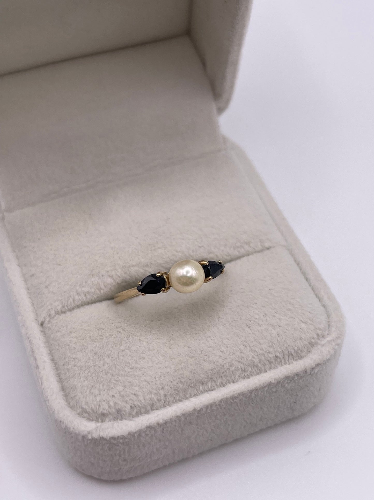 9ct gold pearl and sapphire ring