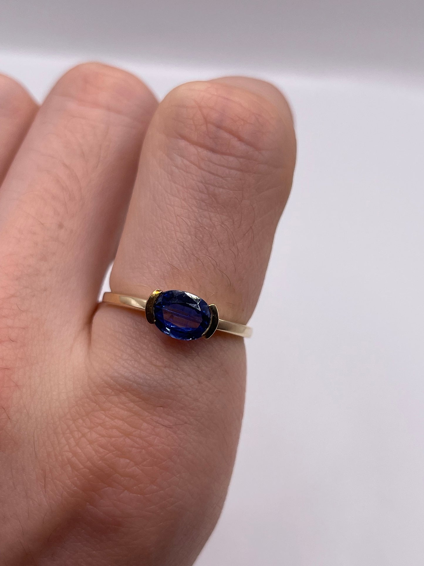 9ct gold kyanite ring
