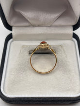 Load image into Gallery viewer, 18ct gold coral ring

