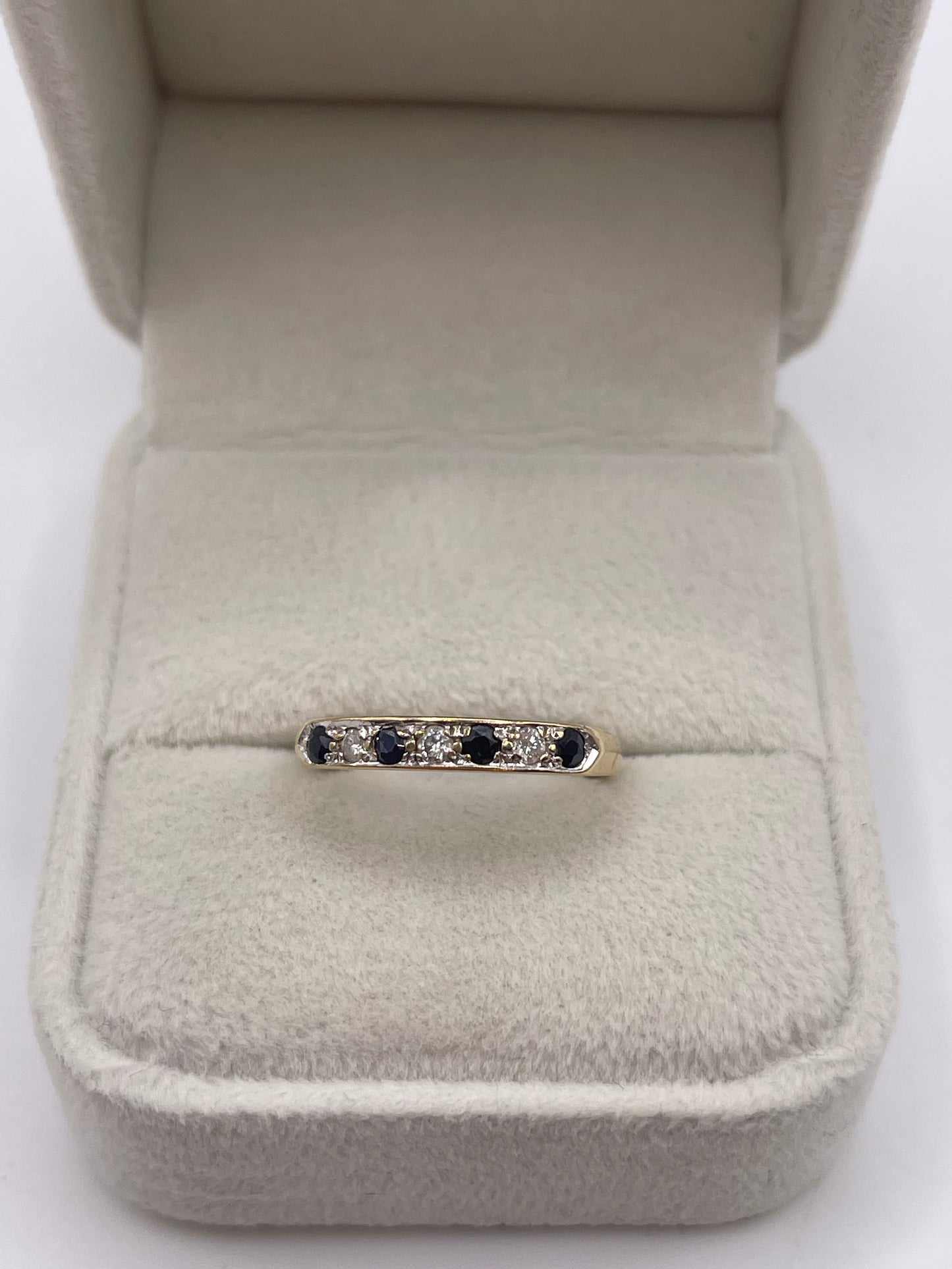9ct gold sapphire and diamond ring
