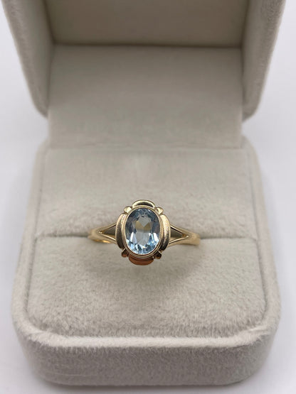 9ct gold aquamarine ring