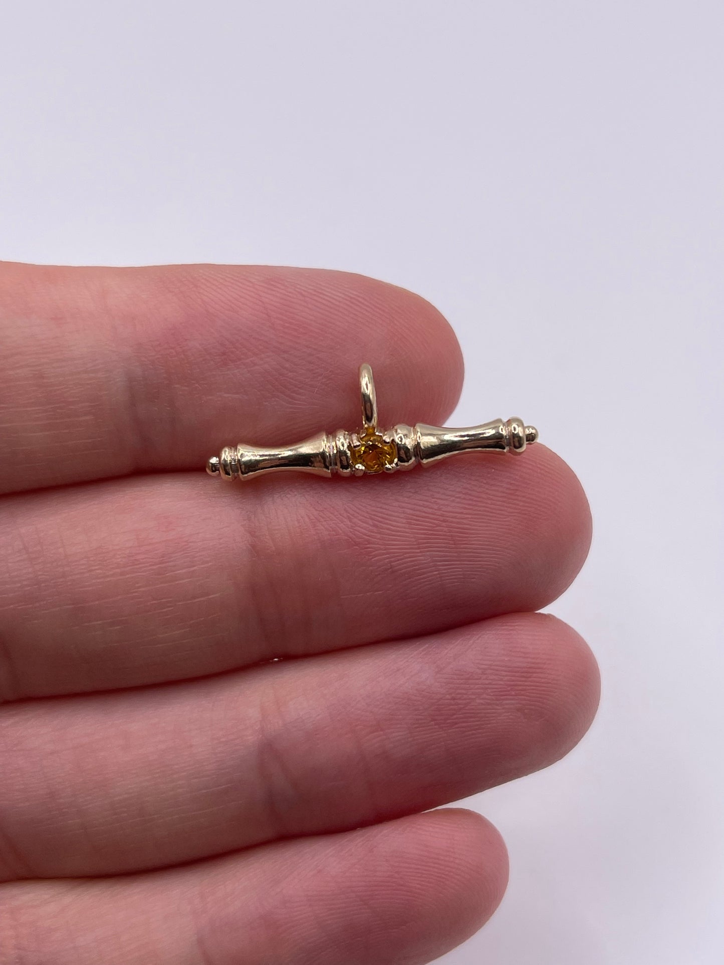 9ct gold citrine t bar pendant
