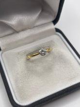 Load image into Gallery viewer, 18ct gold 30 point diamond ring
