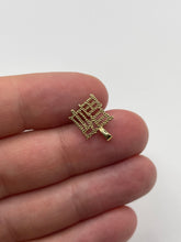 Load image into Gallery viewer, 9ct gold pendant
