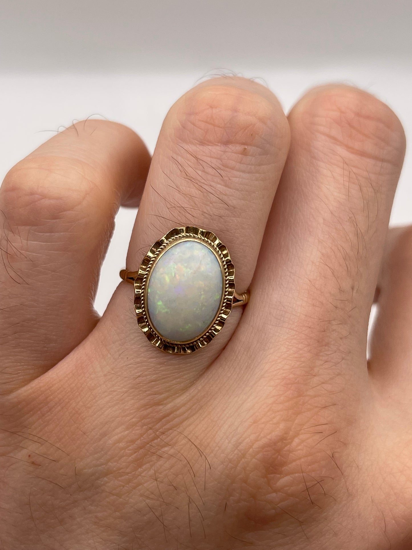 9ct gold opal ring