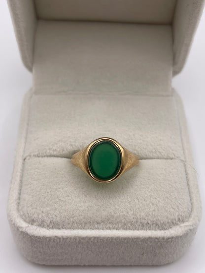 9ct gold chalcedony ring