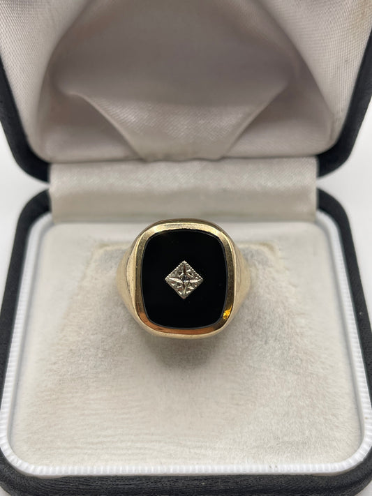 9ct gold onyx and diamond ring