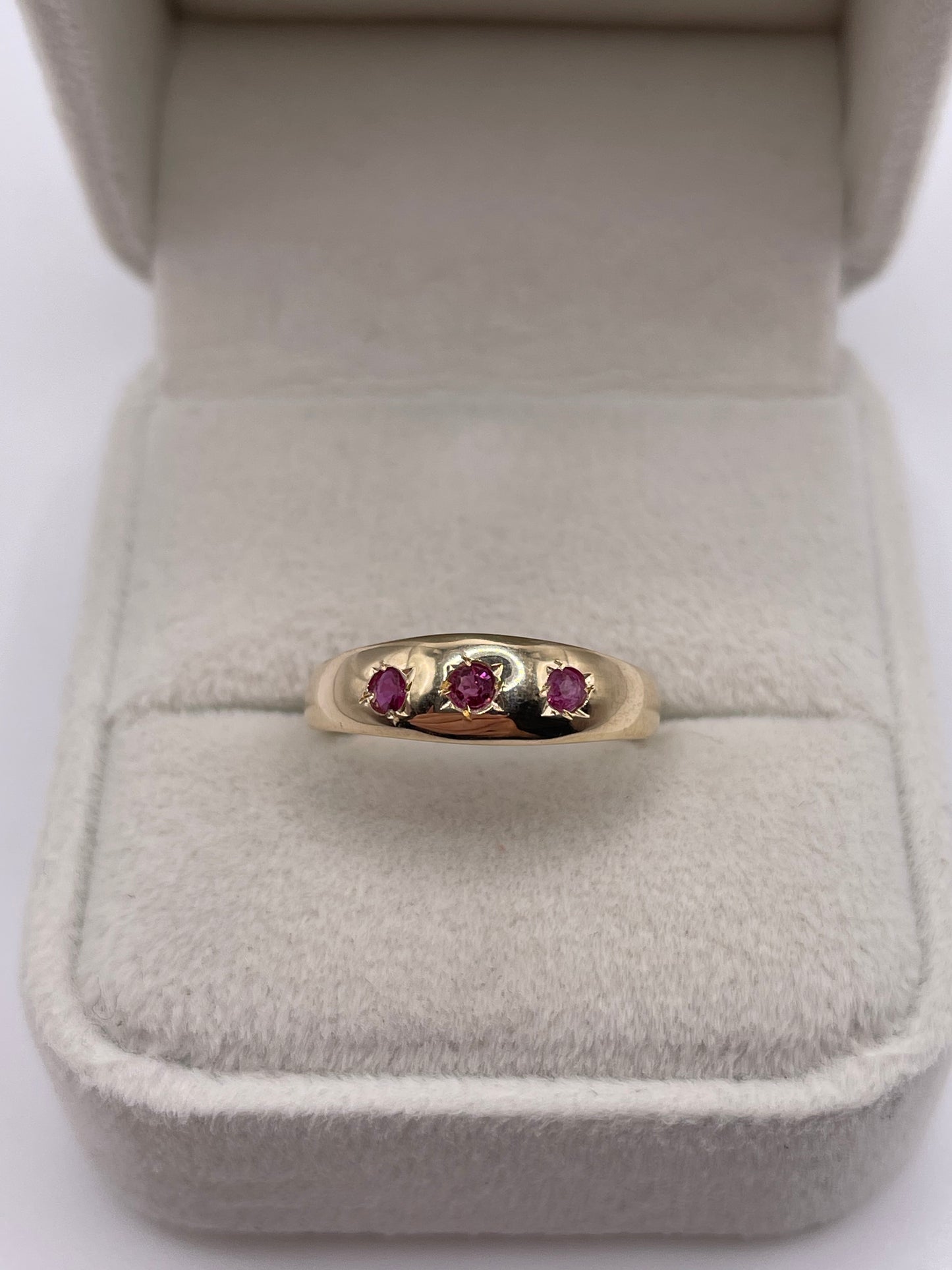 9ct gold ruby gypsy ring