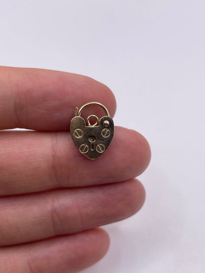 9ct gold padlock 4