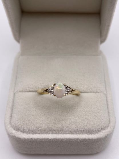 9ct gold opal and diamond ring