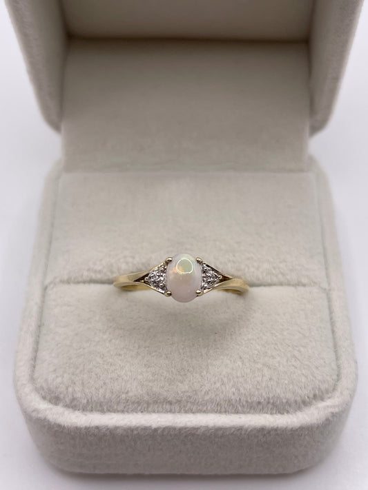 9ct gold opal and diamond ring