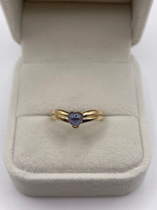 9ct gold cabochon iolite ring