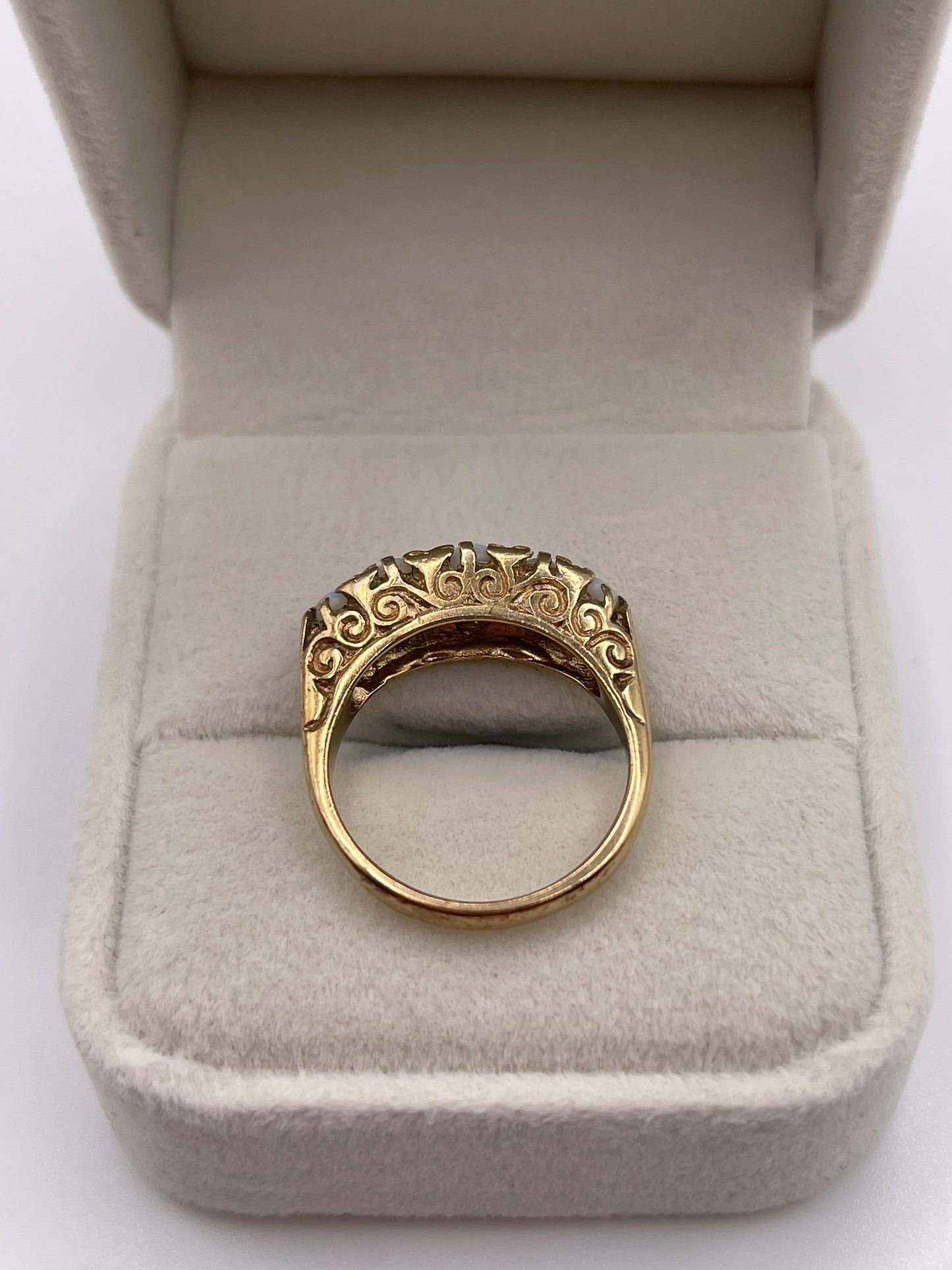 9ct gold opal and diamond ring