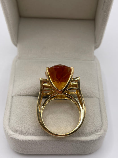 Heavy 18ct gold citrine and diamond ring