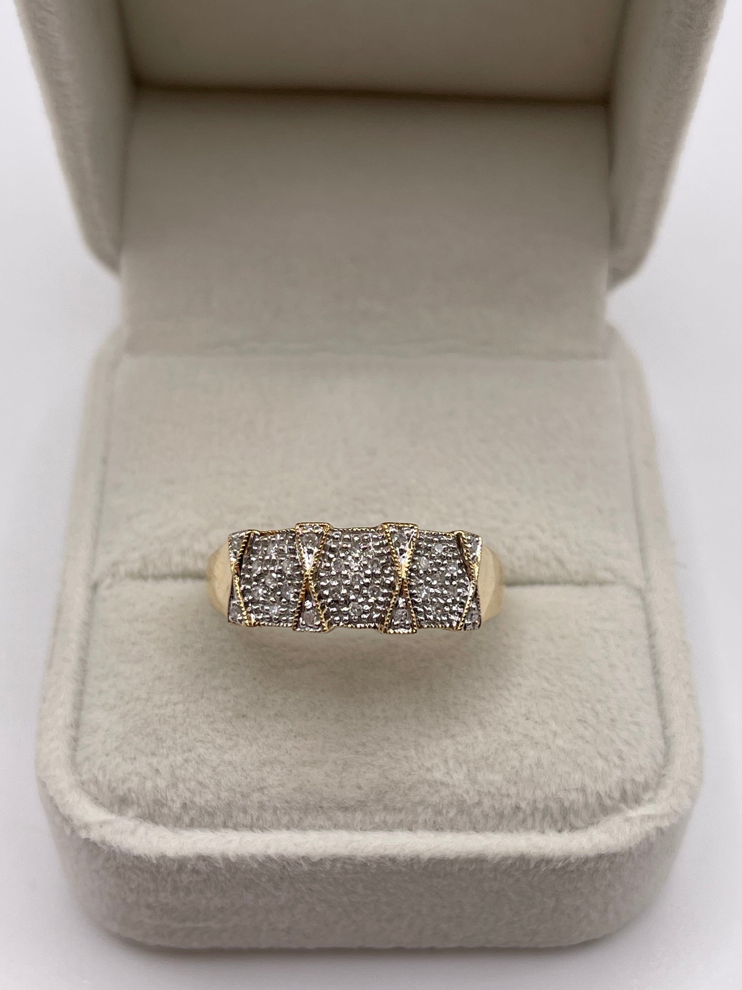 9ct gold diamond cluster ring