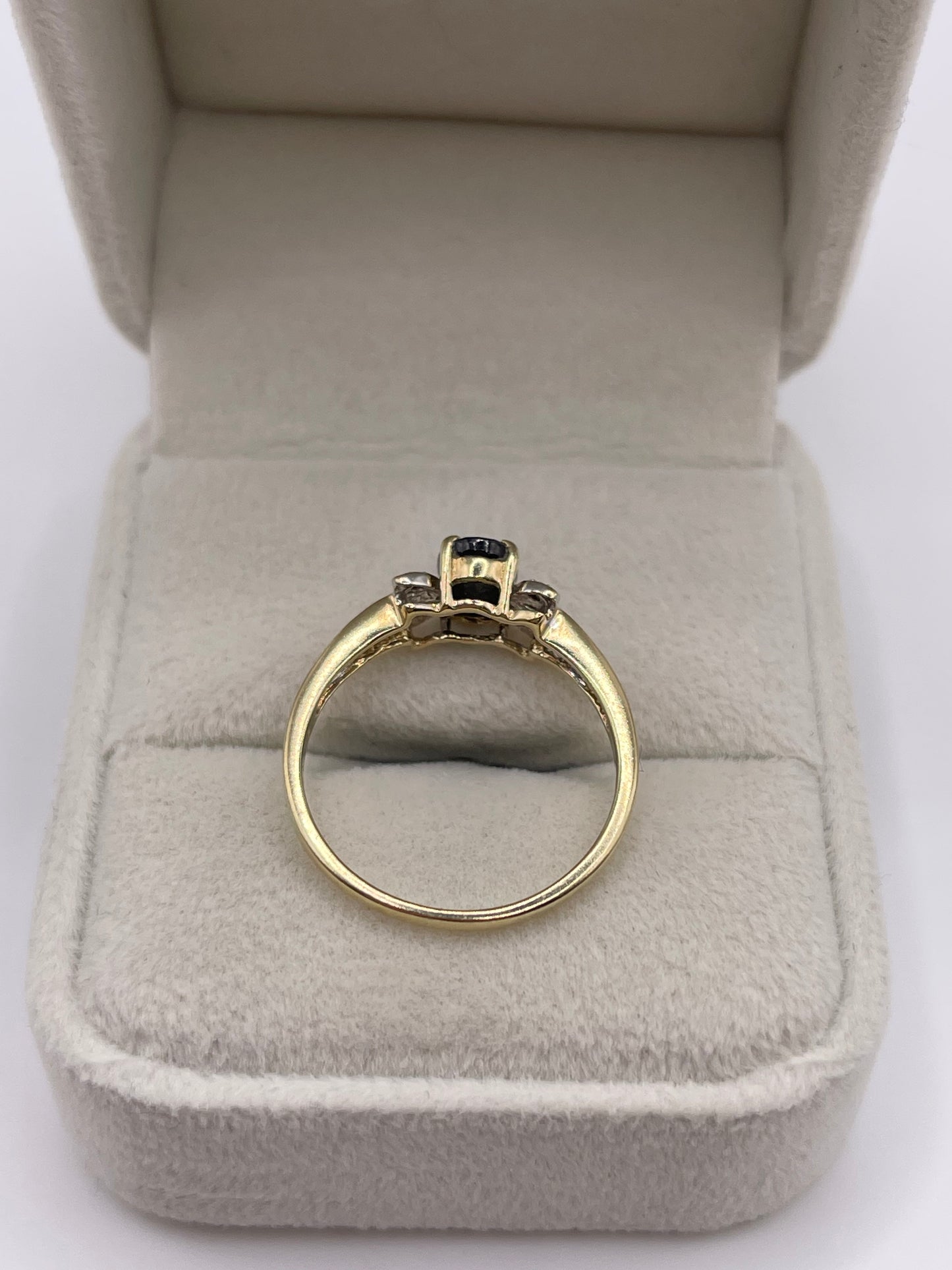 9ct gold sapphire and diamond ring