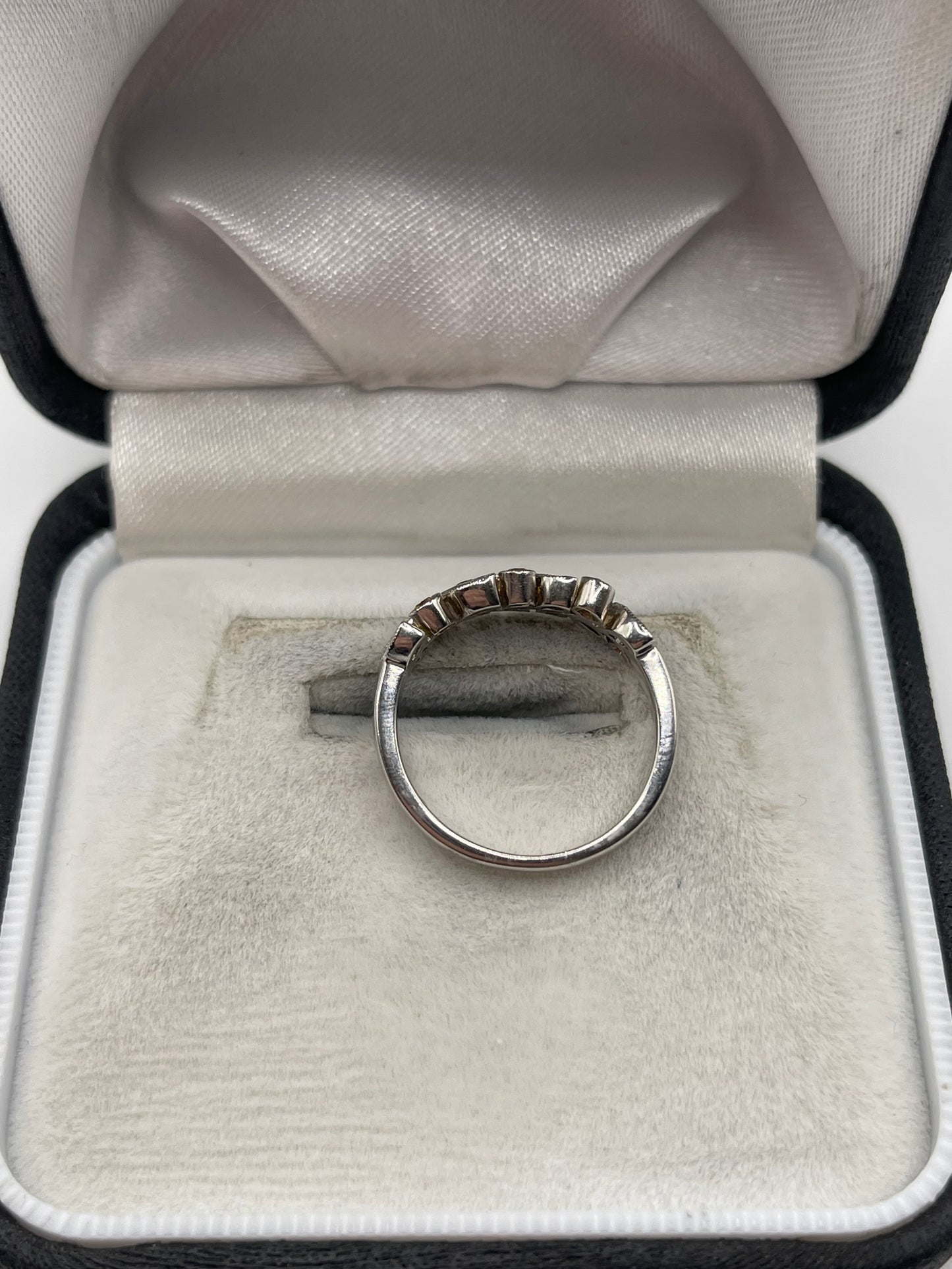 18ct white gold diamond ring