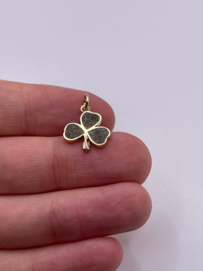 9ct gold shamrock pendant