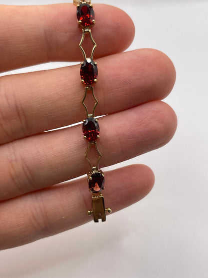 9ct gold garnet bracelet