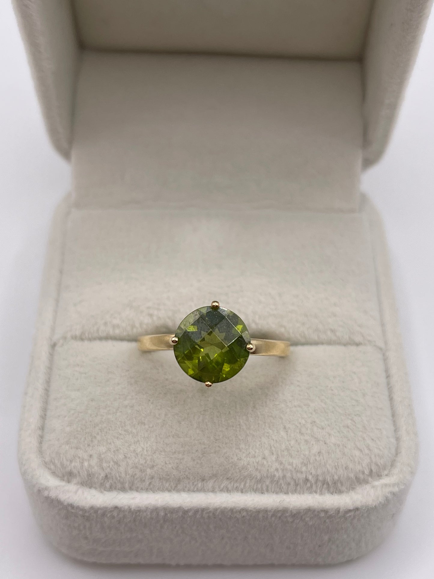 9ct gold quartz ring