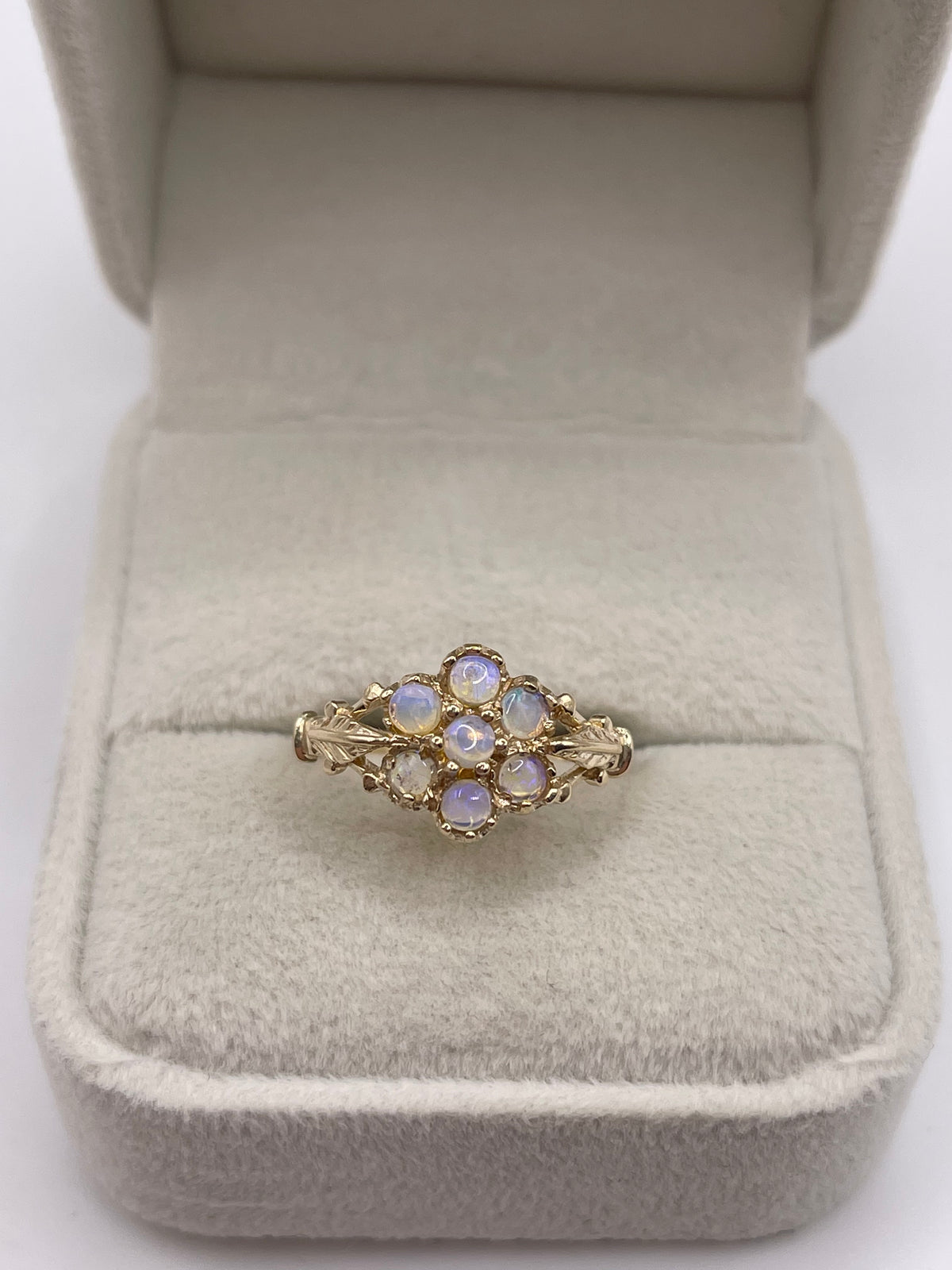 9ct gold opal cluster ring