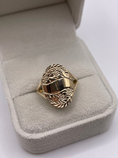 9ct gold ring
