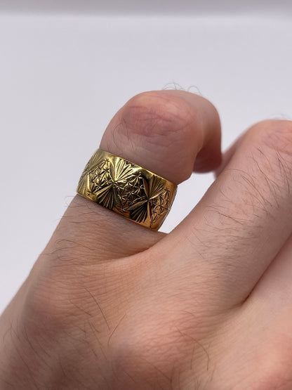 9ct gold patterned band