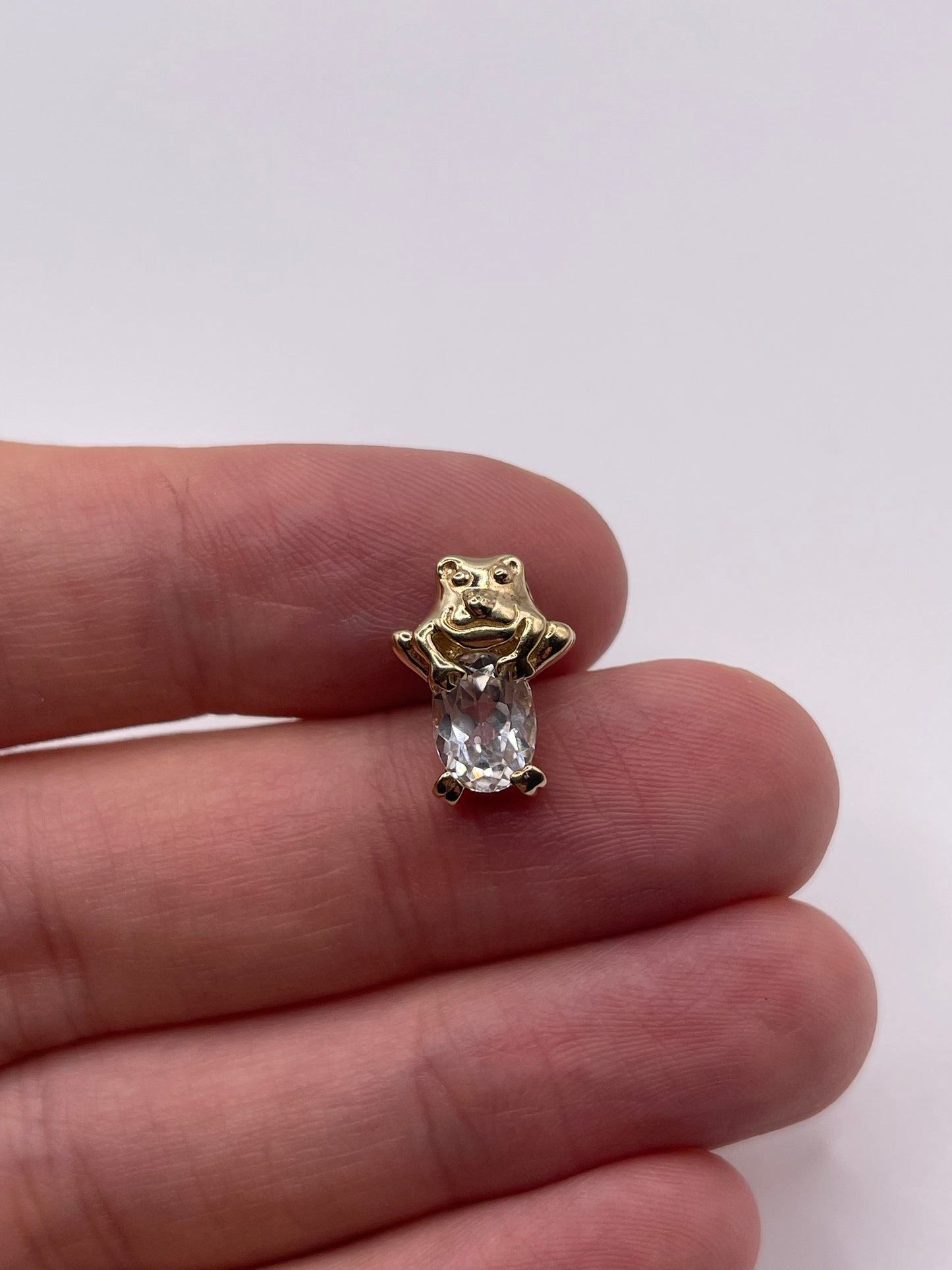 9ct gold topaz pendant