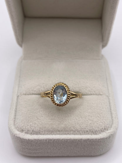 9ct gold blue topaz ring