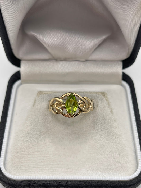 9ct gold peridot ring