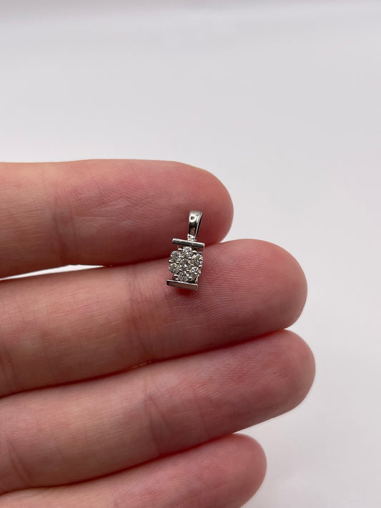 9ct white gold diamond cluster pendant