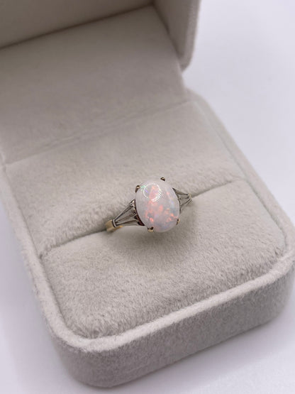 9ct gold opal ring
