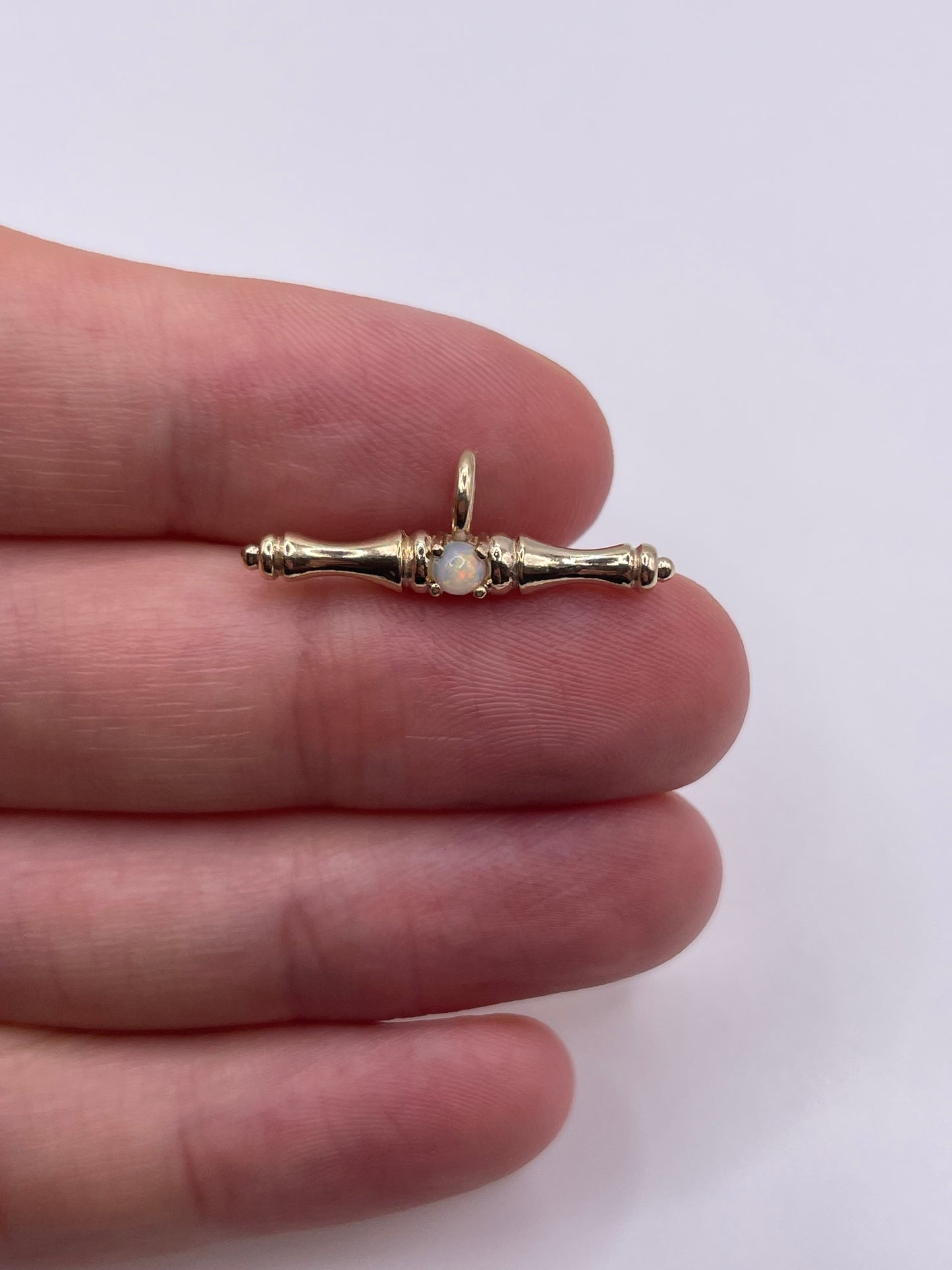 9ct gold opal t bar pendant