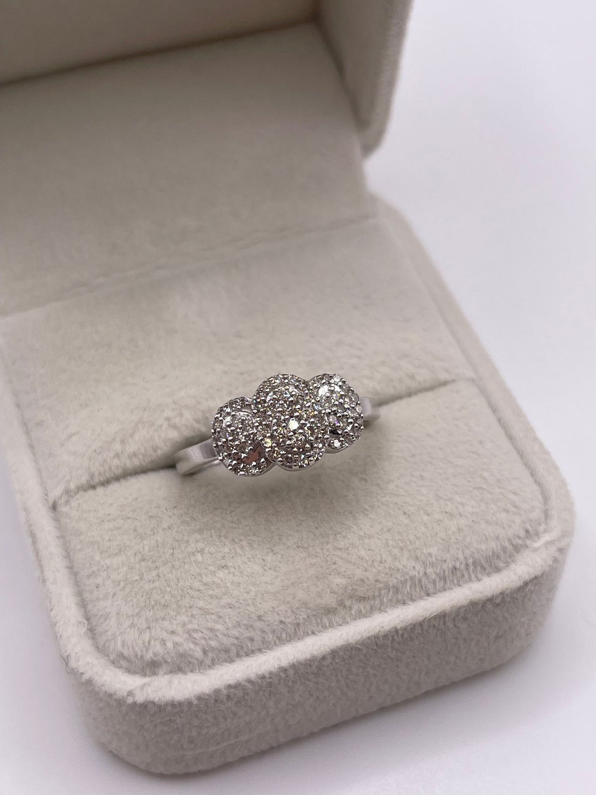 9ct white gold diamond cluster ring