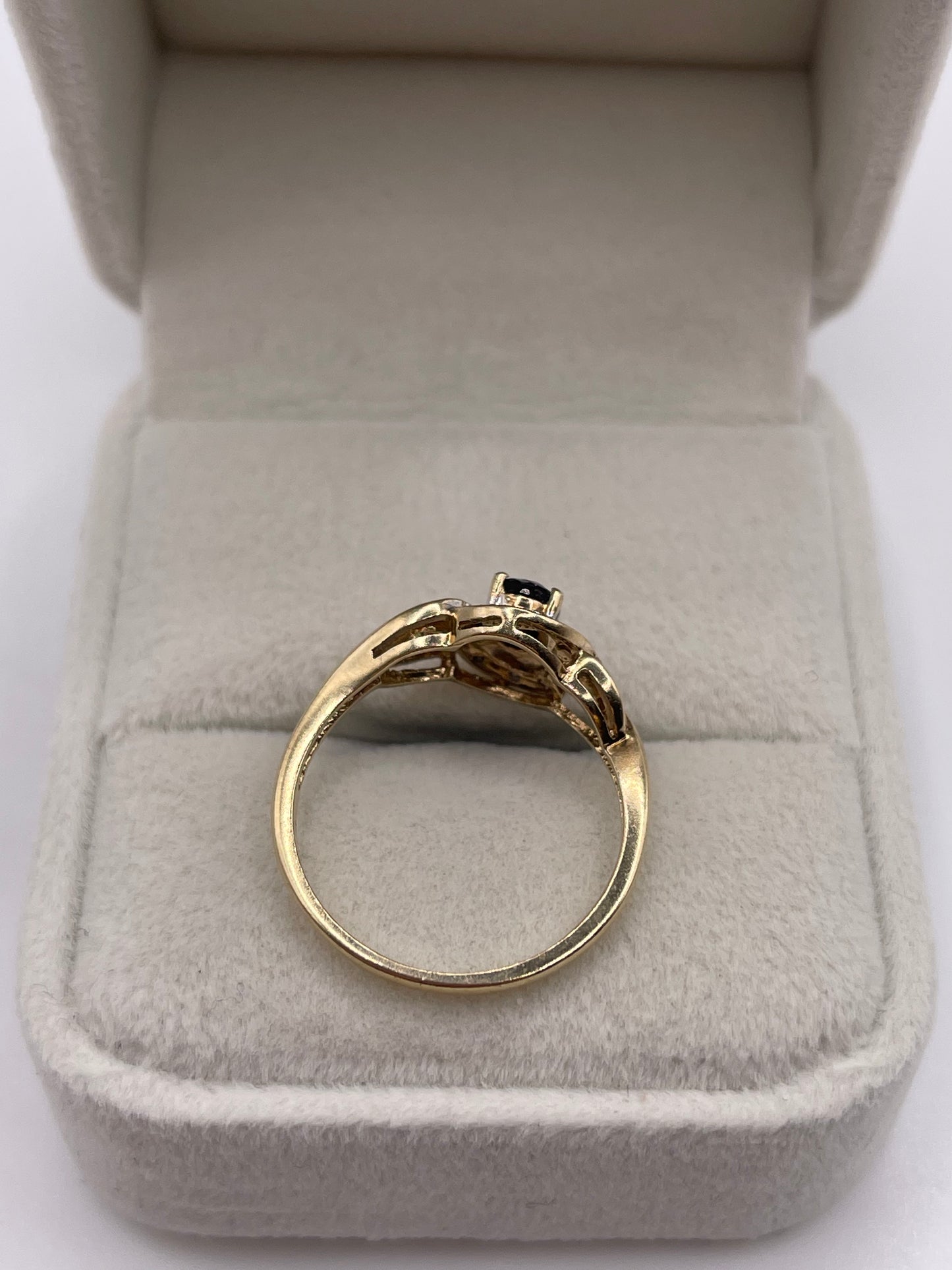 9ct gold sapphire and diamond ring