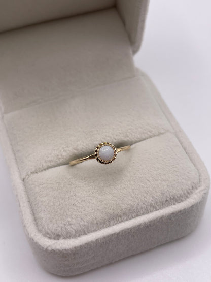 9ct gold opal ring