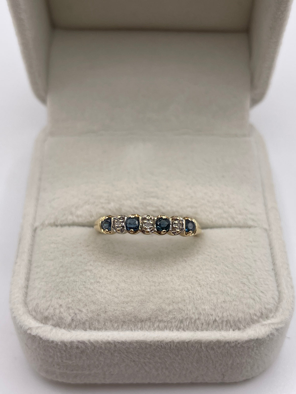 14ct gold sapphire and diamond ring