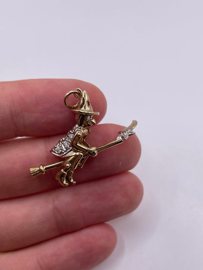 9ct gold cz articulated witch pendant