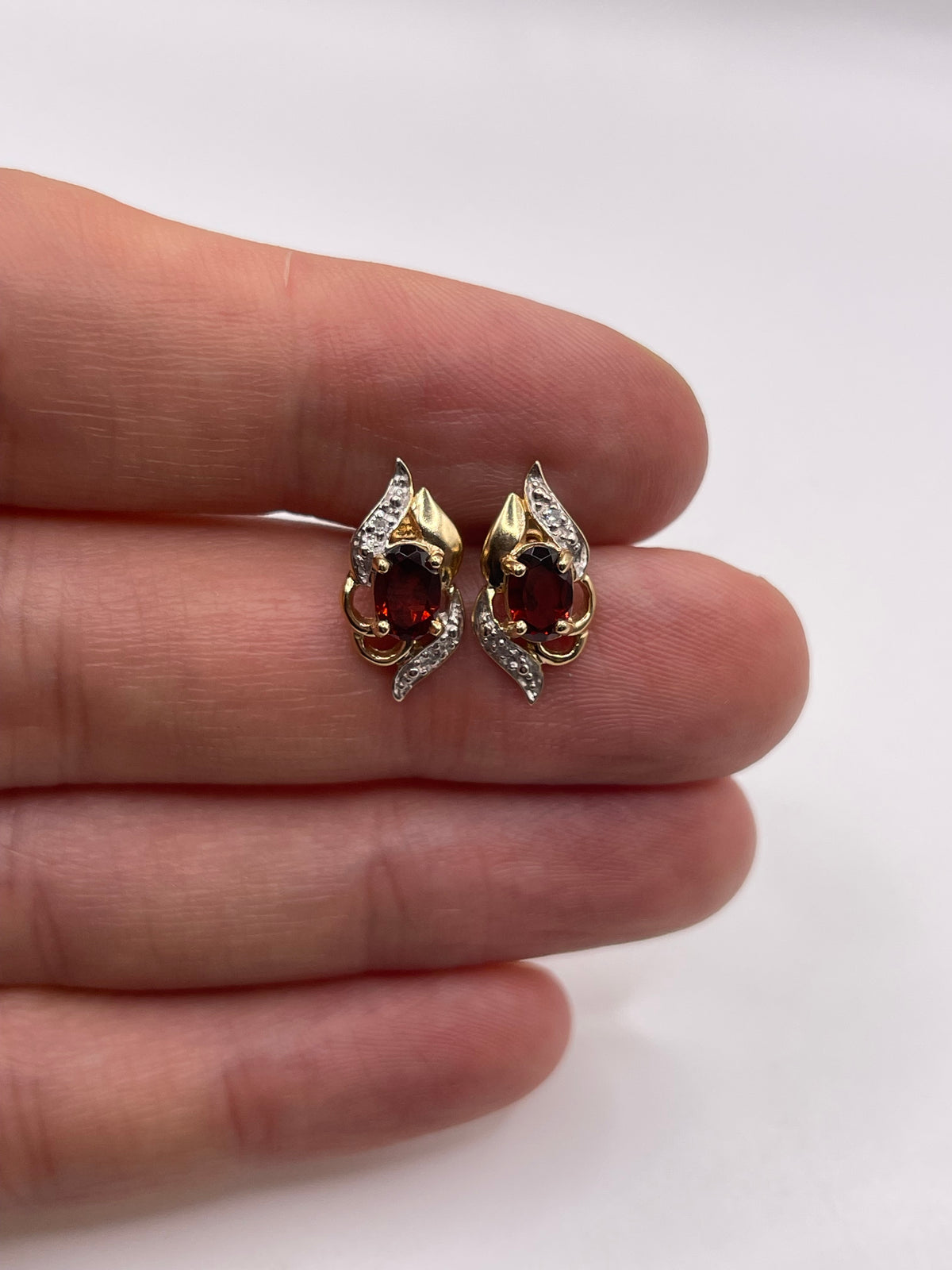9ct gold garnet and diamond earrings