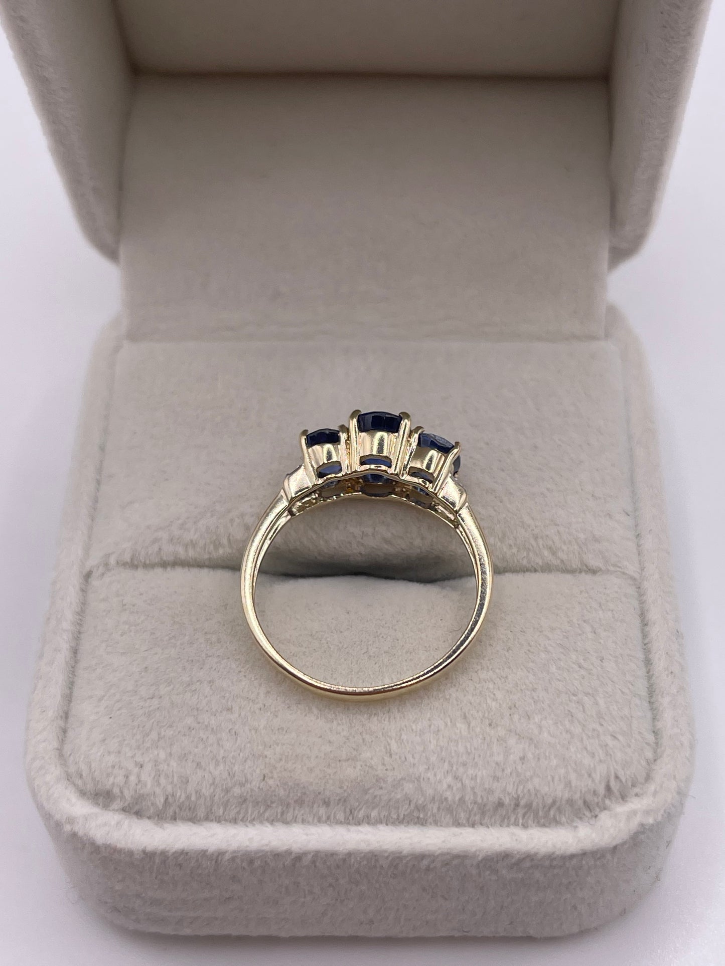 9ct gold kyanite and diamond ring