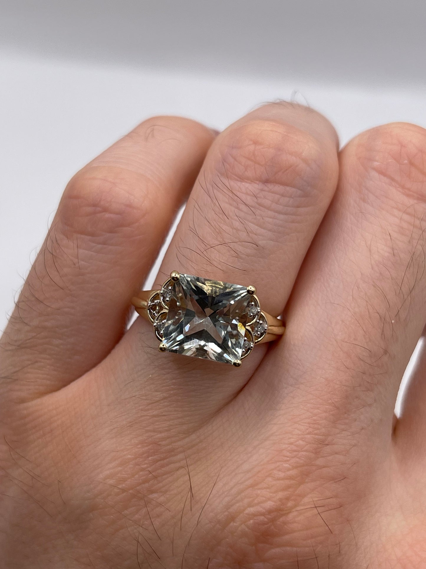9ct gold green amethyst and diamond ring