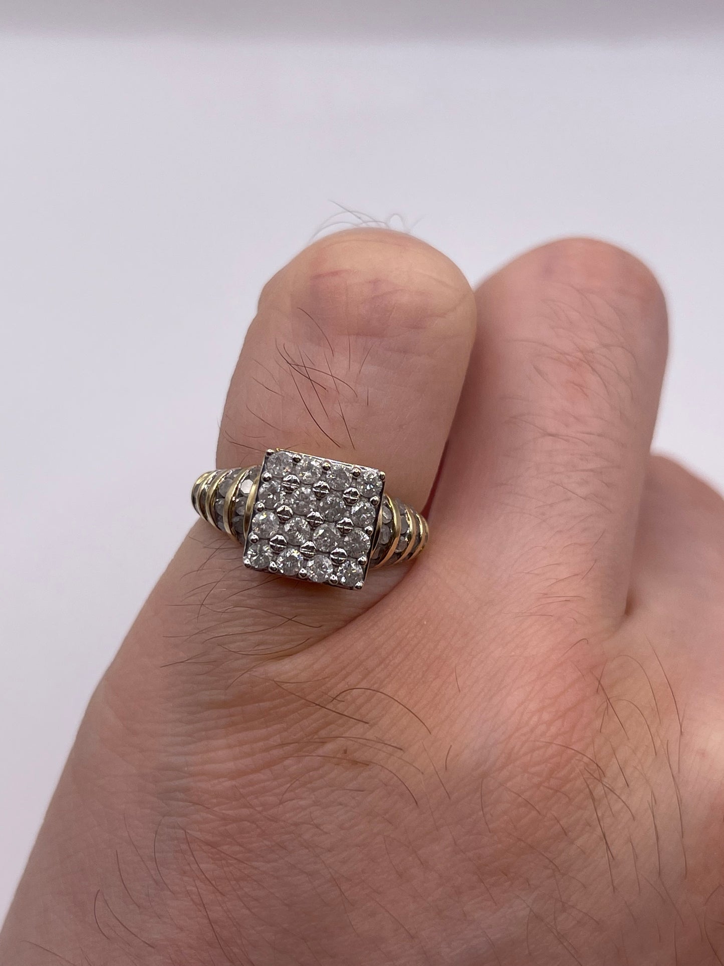 9ct gold diamond cluster ring